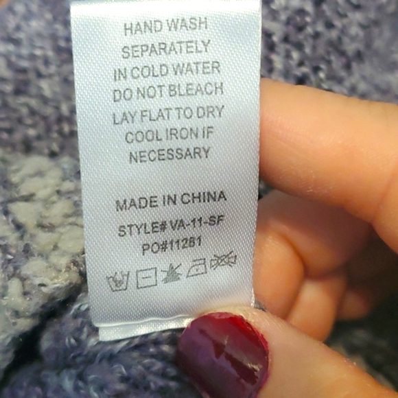 🎉 HP 🎉 Like New 💜 Fate, contrast Long sleeve crewneck sweater 💜 Wmn Medium - Picture 9 of 11